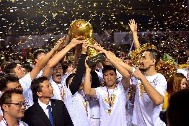 东契奇在21岁时入选NBA最佳阵容一阵令人震惊